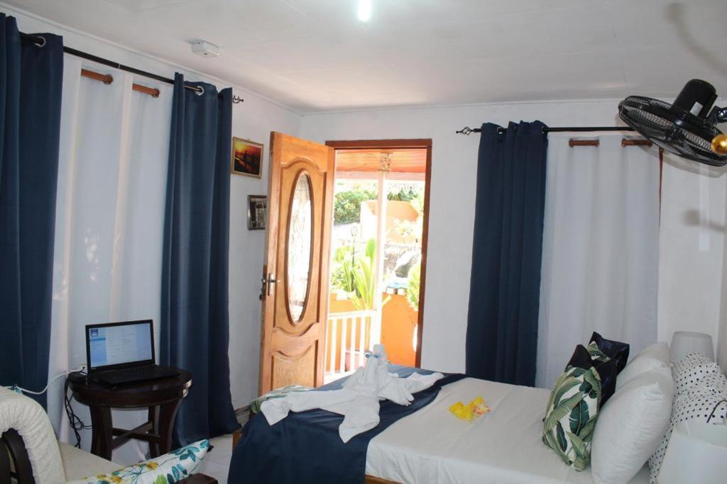 My Corner Guest House Victoria Εξωτερικό φωτογραφία
